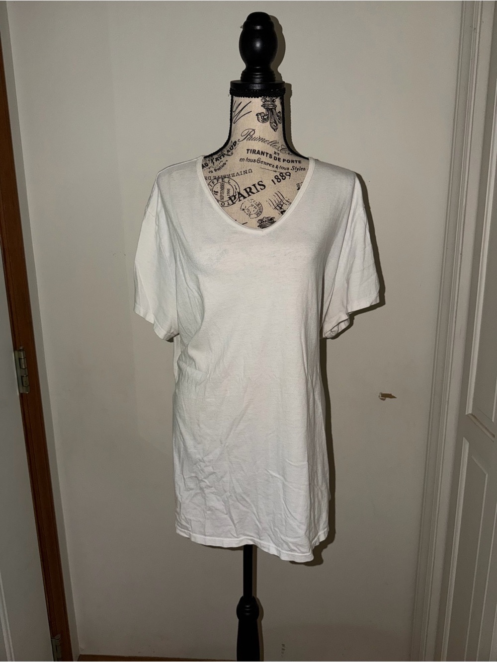 ✨5/$30✨ Just My Size White V-Neck Tee